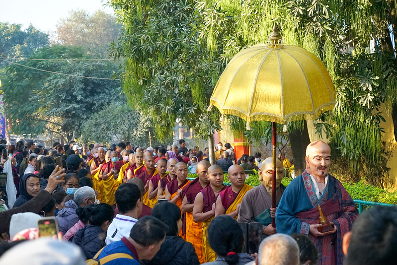 Revering the Sixteen Arhats