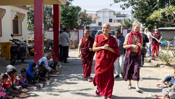༧སྐྱབས་རྗེ་ཨ་དཀོན་རིན་པོ་མཆོག་གི་རྗེས་དྲན་ཟས་སྦྱིན་ཚོགས་པས་ཟས་སྦྱིན་ཐེངས་བཅུ་གཅིག་པ་དབུ་ཚུགས་པ། 